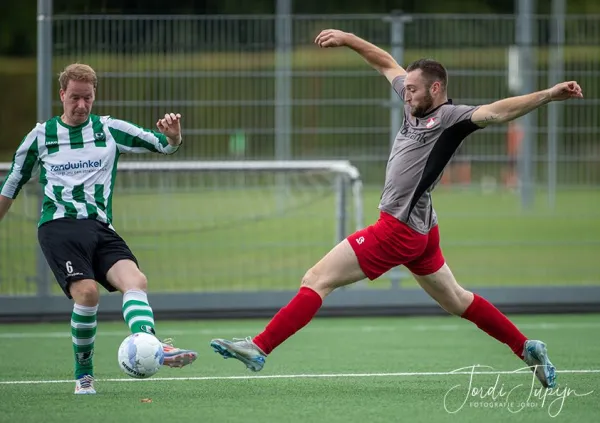 v.v. Tricht - FC De Bilt (0-2) – foto 7 van 21