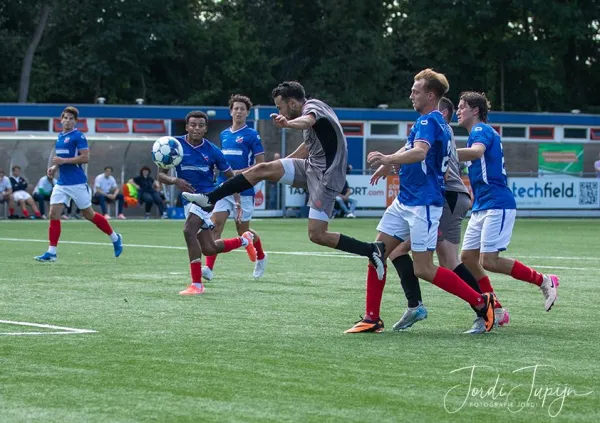 BFC - FC De Bilt (4-2) – foto 8 van 26