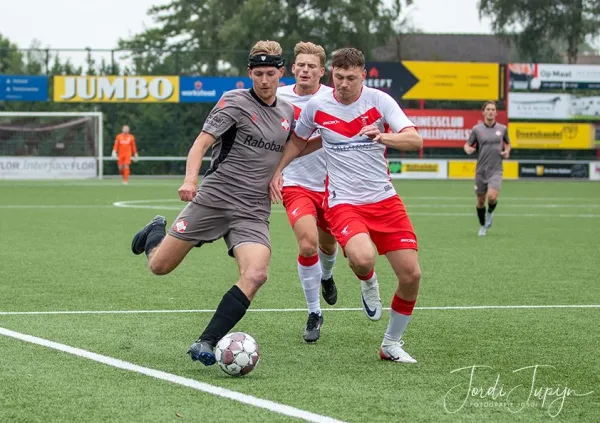 sv De Valleivogels - FC De Bilt (2-0) – sportfotografie door Fotografie Jordi