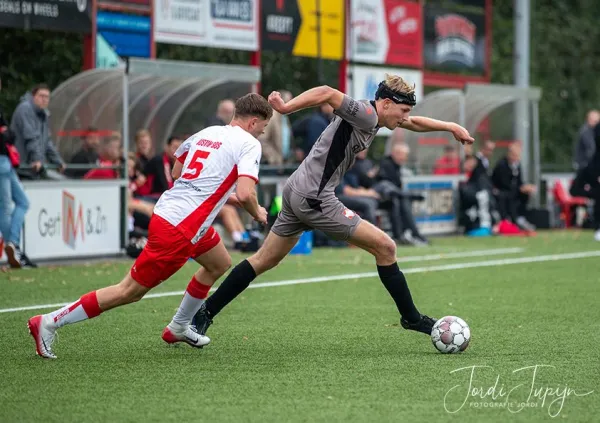 sv De Valleivogels - FC De Bilt (2-0) – sportfotografie door Fotografie Jordi