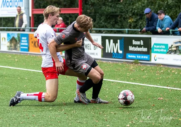 sv De Valleivogels - FC De Bilt (2-0) – sportfotografie door Fotografie Jordi