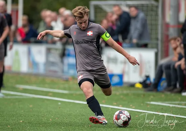 sv De Valleivogels - FC De Bilt (2-0) – sportfotografie door Fotografie Jordi