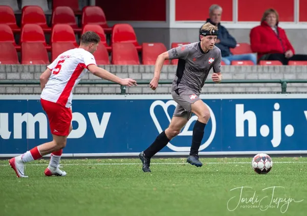 sv De Valleivogels - FC De Bilt (2-0) – sportfotografie door Fotografie Jordi