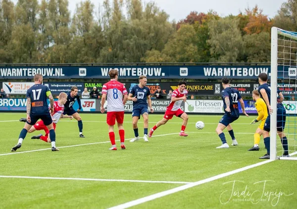 s.v. Parkhout - FC De Bilt (2-1) – foto 9 van 20