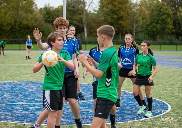 Koveni Korfbal – sportfotografie door Fotografie Jordi