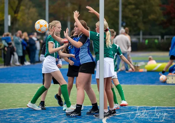Koveni Korfbal – foto 21 van 25