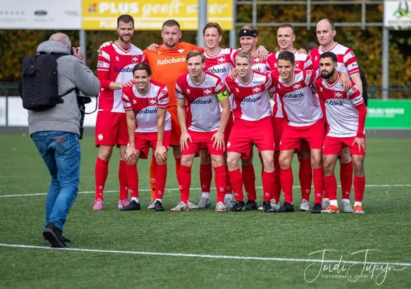 FC De Bilt - Donk (0-1) – sportfotografie door Fotografie Jordi