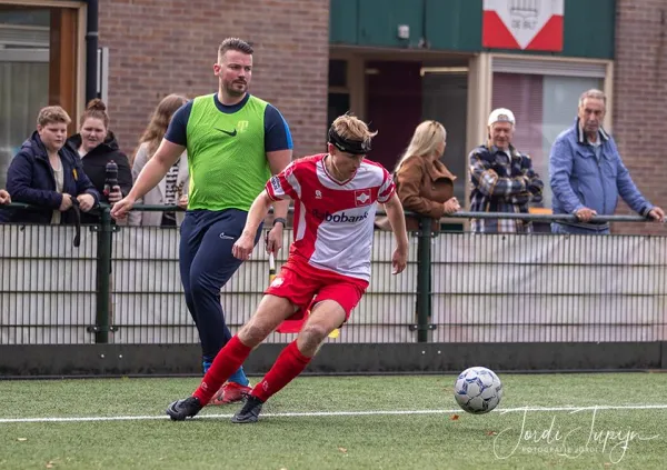 FC De Bilt - Donk (0-1) – foto 2 van 19