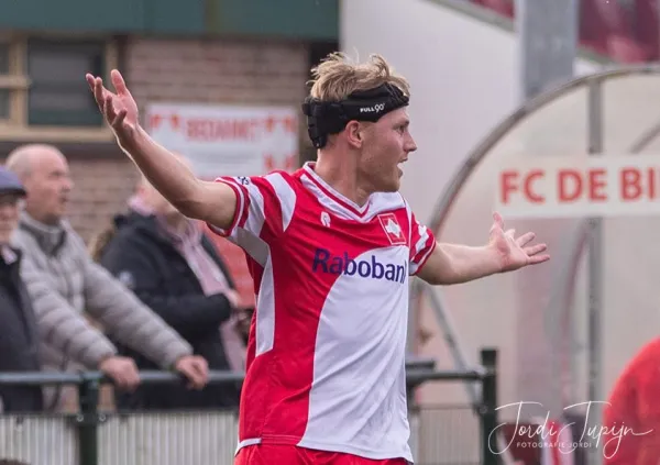 FC De Bilt - Donk (0-1) – foto 8 van 19