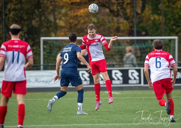 FC De Bilt - Donk (0-1) – foto 14 van 19