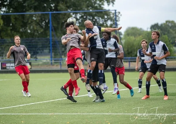 FC Victoria - FC De Bilt (3-2) – foto 2 van 24