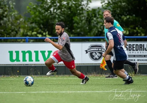 FC Victoria - FC De Bilt (3-2) – foto 3 van 24