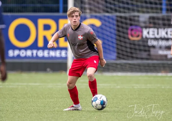 FC Victoria - FC De Bilt (3-2) – foto 7 van 24