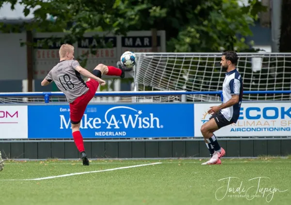 FC Victoria - FC De Bilt (3-2) – foto 10 van 24