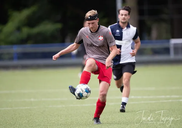 FC Victoria - FC De Bilt (3-2) – foto 13 van 24
