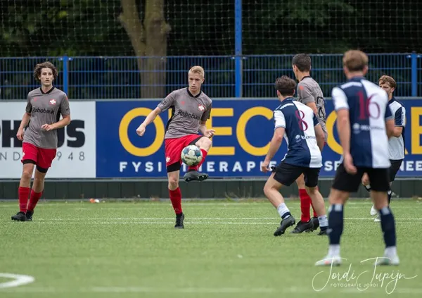 FC Victoria - FC De Bilt (3-2) – foto 19 van 24