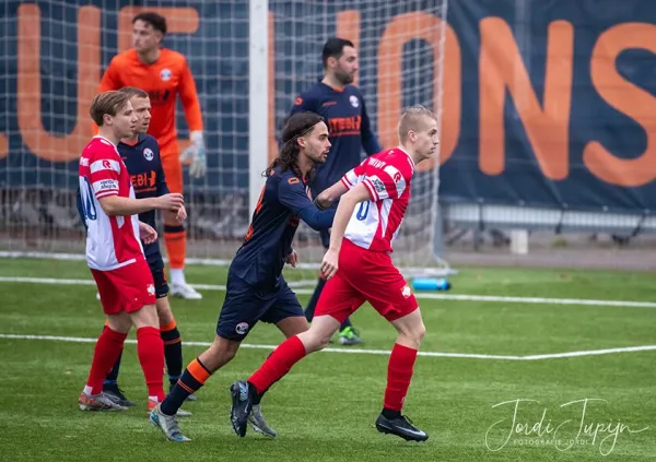 s.v. Montfoort '19 - FC De Bilt (1-1) – foto 4 van 14
