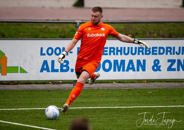 s.v. Montfoort '19 - FC De Bilt (1-1) – foto 8 van 14