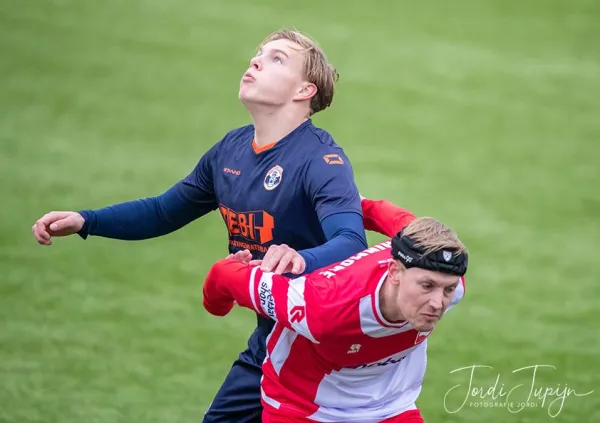 s.v. Montfoort '19 - FC De Bilt (1-1) – foto 11 van 14
