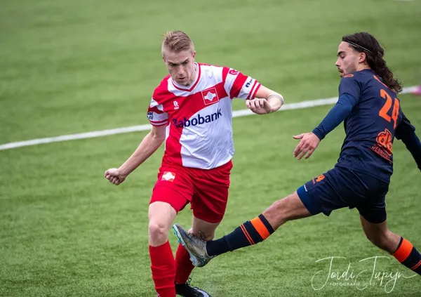 s.v. Montfoort '19 - FC De Bilt (1-1) – foto 13 van 14