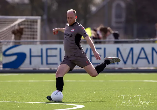 sv Donk - FC De Bilt – foto 2 van 57