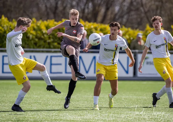 sv Donk - FC De Bilt – foto 7 van 57