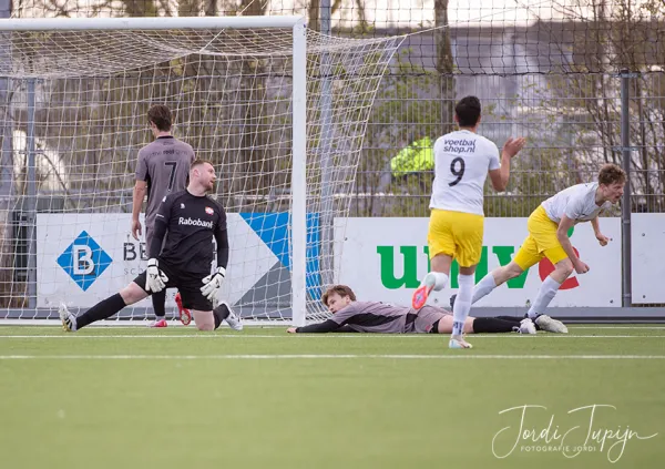 sv Donk - FC De Bilt – foto 21 van 57