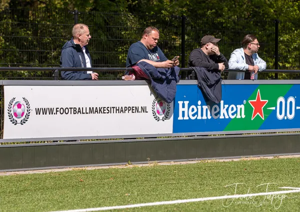 sv Zeist - FC De Bilt – foto 2 van 35