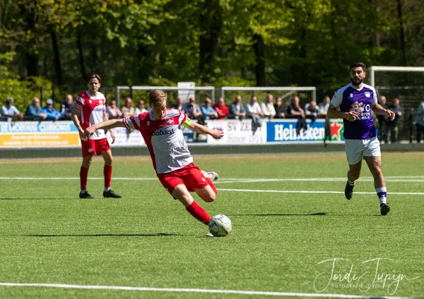 sv Zeist - FC De Bilt – foto 4 van 35