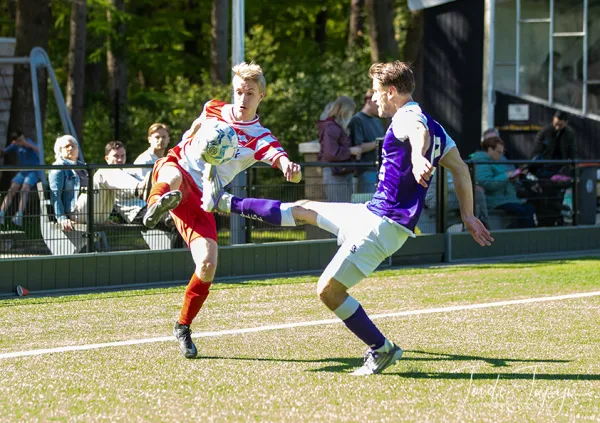 sv Zeist - FC De Bilt – foto 8 van 35