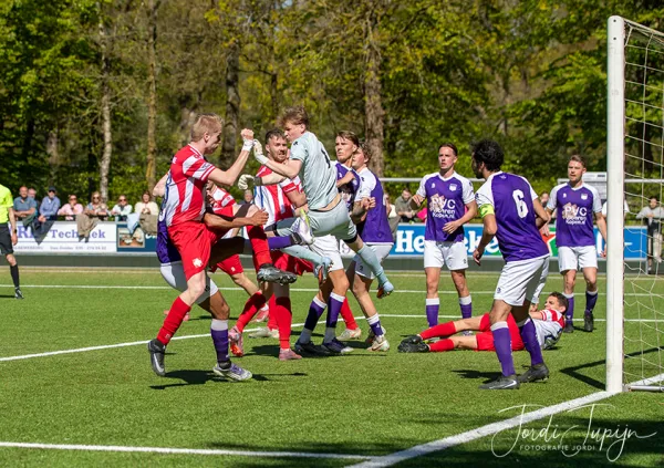 sv Zeist - FC De Bilt – foto 10 van 35