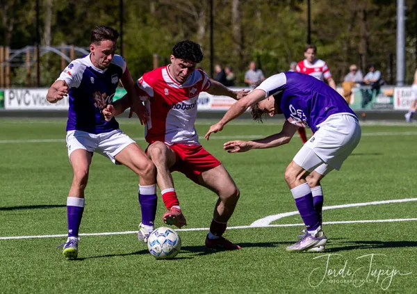 sv Zeist - FC De Bilt – foto 12 van 35