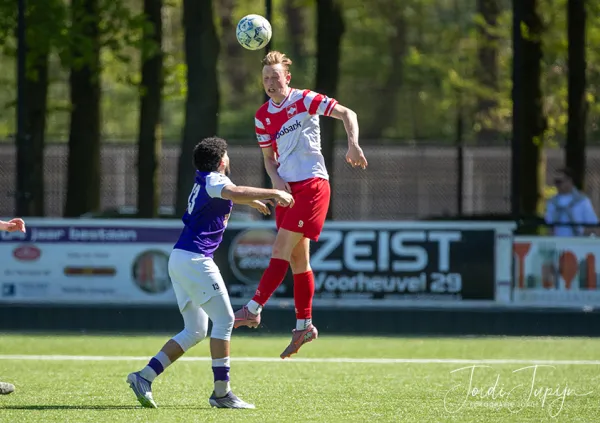 sv Zeist - FC De Bilt – foto 32 van 35