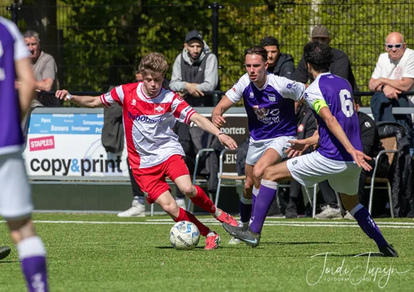 sv Zeist - FC De Bilt – foto 34 van 35