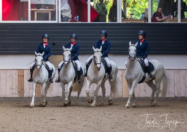 Paarden Carrousel Nederlands kampioenschap – sportfotografie door Fotografie Jordi