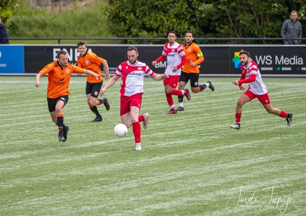 vv de Meern - FC De Bilt (0-4) – foto 9 van 19