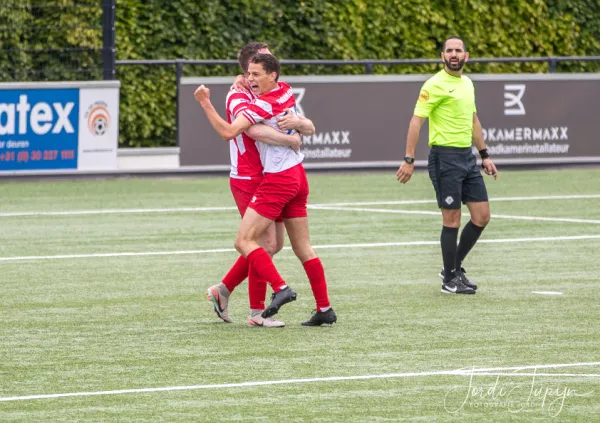 vv de Meern - FC De Bilt (0-4) – foto 10 van 19
