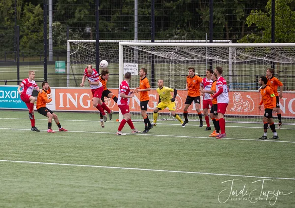 vv de Meern - FC De Bilt (0-4) – foto 14 van 19