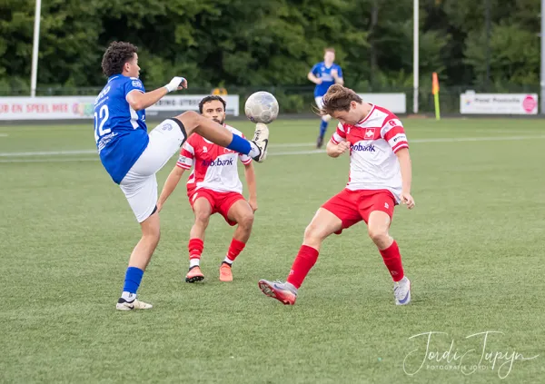 FC De Bilt - so Soest (1-1) – foto 5 van 16